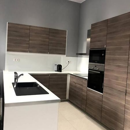 Renovated And Spacious Two-Bedroom Condo In 부다페스트 외부 사진