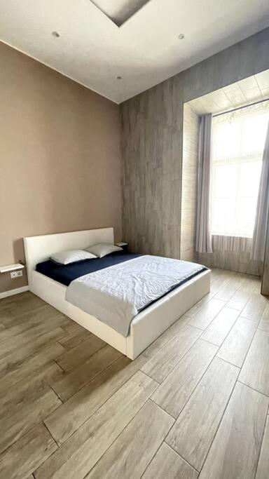 Renovated And Spacious Two-Bedroom Condo In 부다페스트 외부 사진
